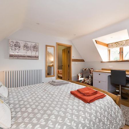 Апартаменты Exquisite Coach House Near Silverstone & Stowe Бакингем Экстерьер фото